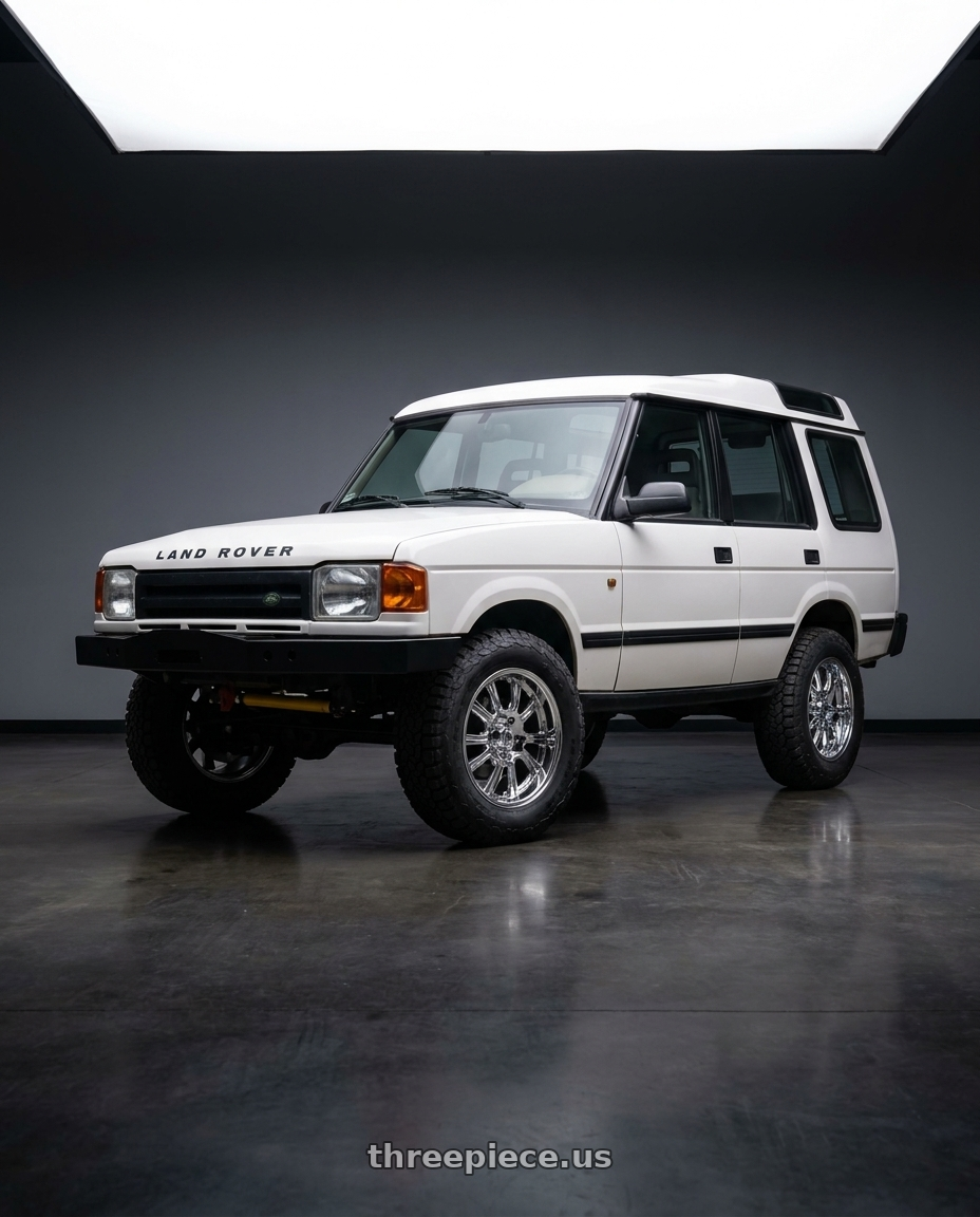 1996 Land Rover Discovery with Nomad Cap   94W - CAP-544B-85-TIS wheels