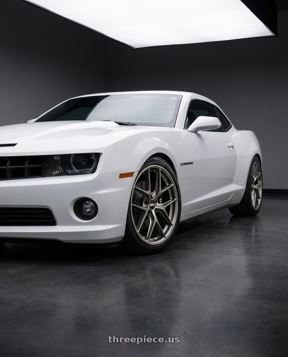 2014 Chevrolet Camaro 5th Gen with BBS CC-R 5x120 20x9.0+25 Satin Platinum wheels front three quarter view lowered stance