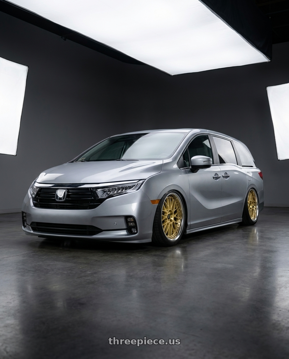 2024 Honda Odyssey with Work Vs-Xx 5x120 20x7.5+30 R Disk Gold wheels