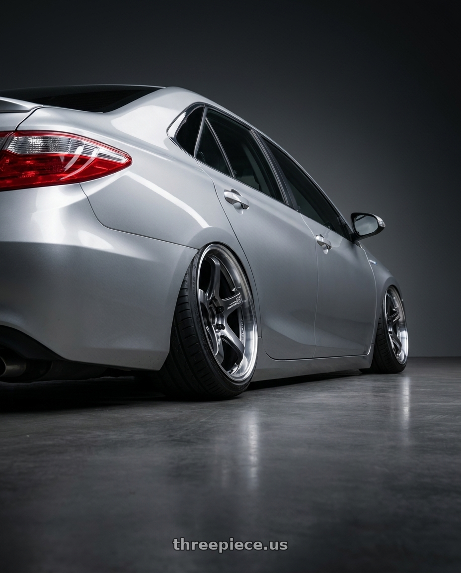 2017 camry xv55 7.5代 hybrid 油電 with Advan Racing GT BEYOND 5x114.3 18x8.5 +37 MACHINING & HYPER PLATINUM BLACK wheels rear three quarter view extreme stretch tires