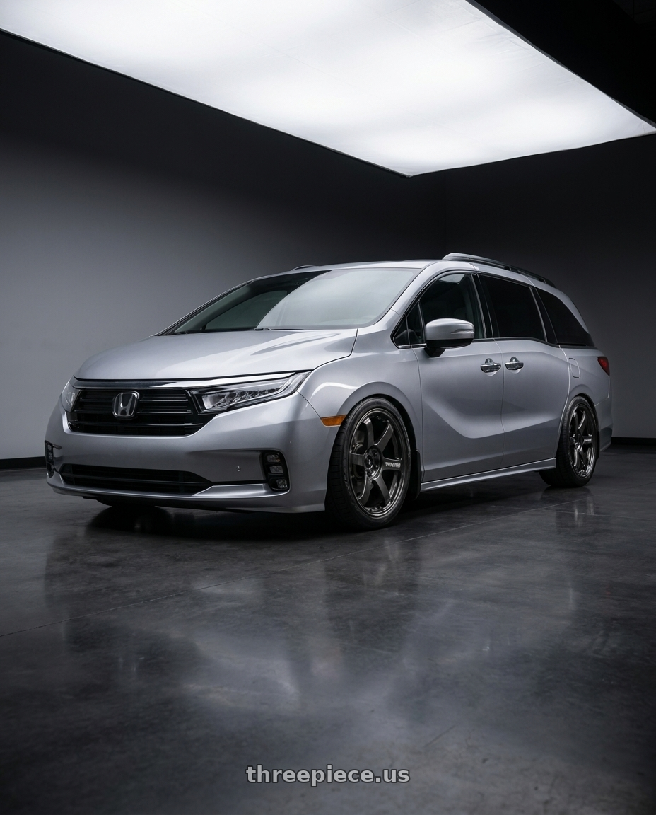 2024 Honda Odyssey  with Volk Racing TE37 Saga S-Plus 5x120 18x8.0+45 Diamond Dark Gunmetal wheels