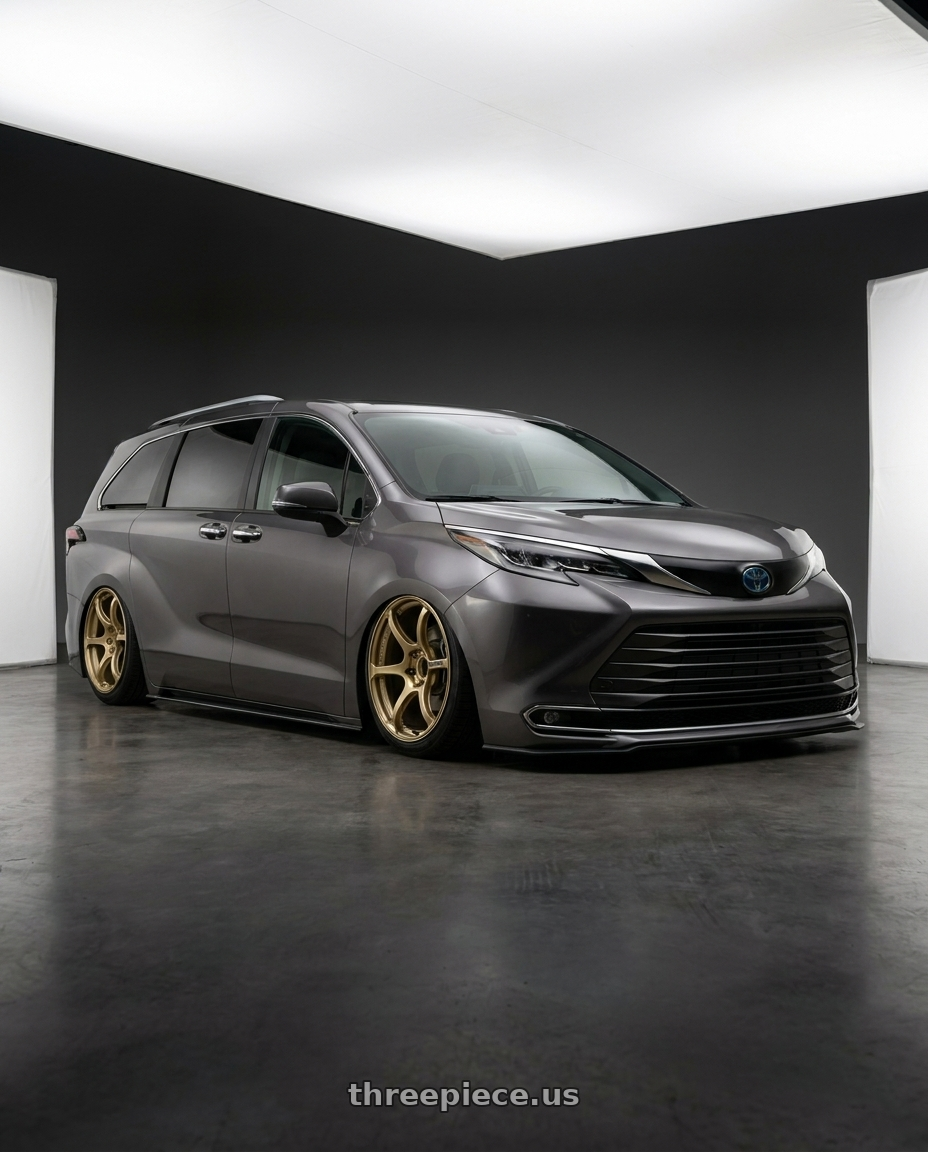 2022 Toyota Sienna Xse with Advan RGIII 5x114.3 19x10.5+25 Gold wheels