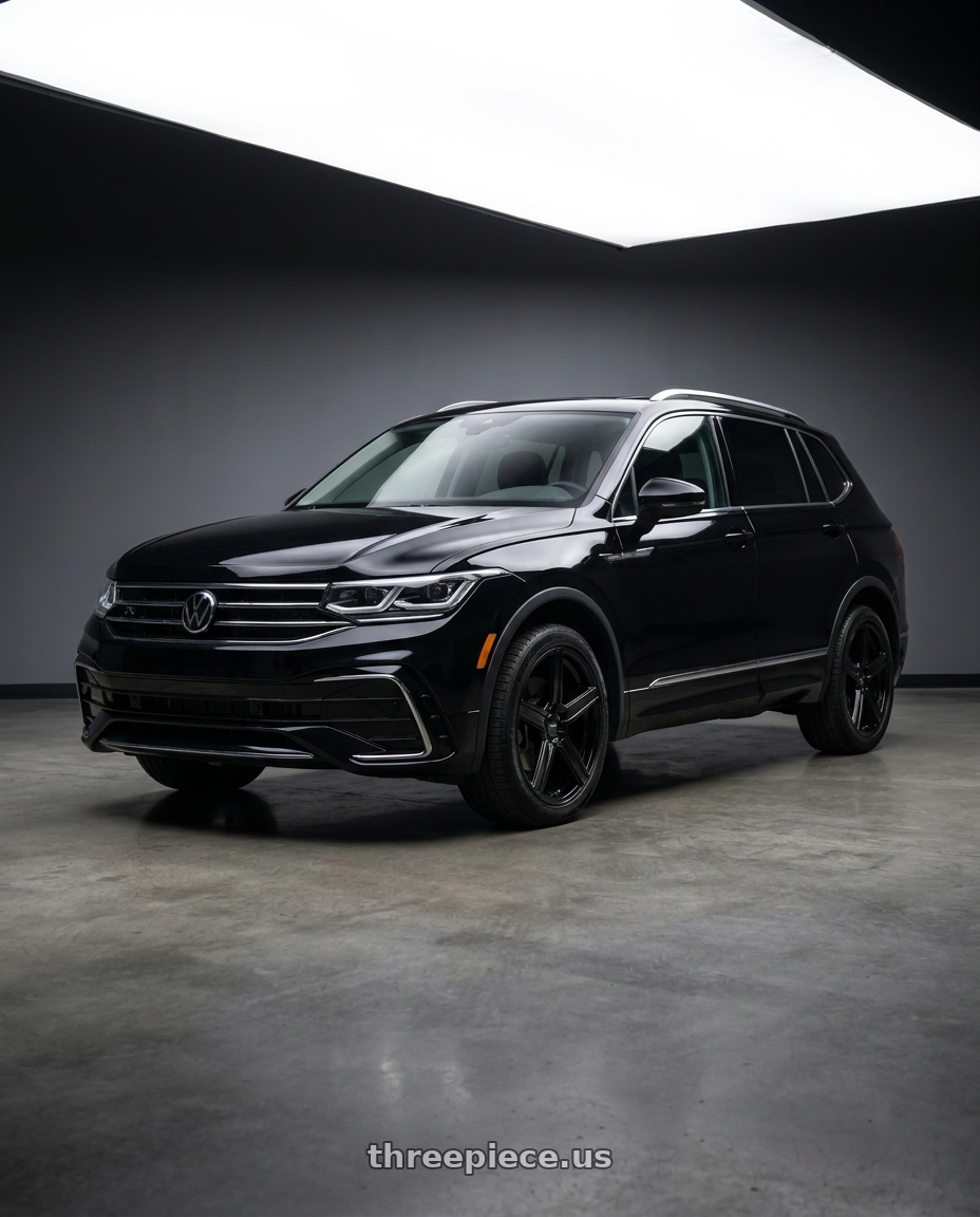 2022 Volkswagen Tiguan S with V�xx Como 5x112/5x120 20x8.5+32 Gloss Black wheels