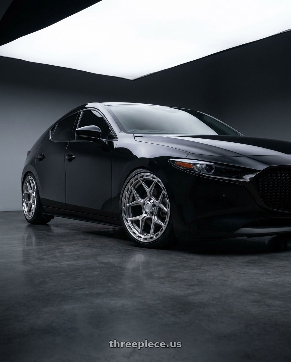 Mazda3 5D 2025  黑色  with 4PLAY 4P55 6x135/6x139.7 22x10-18 Brushed wheels