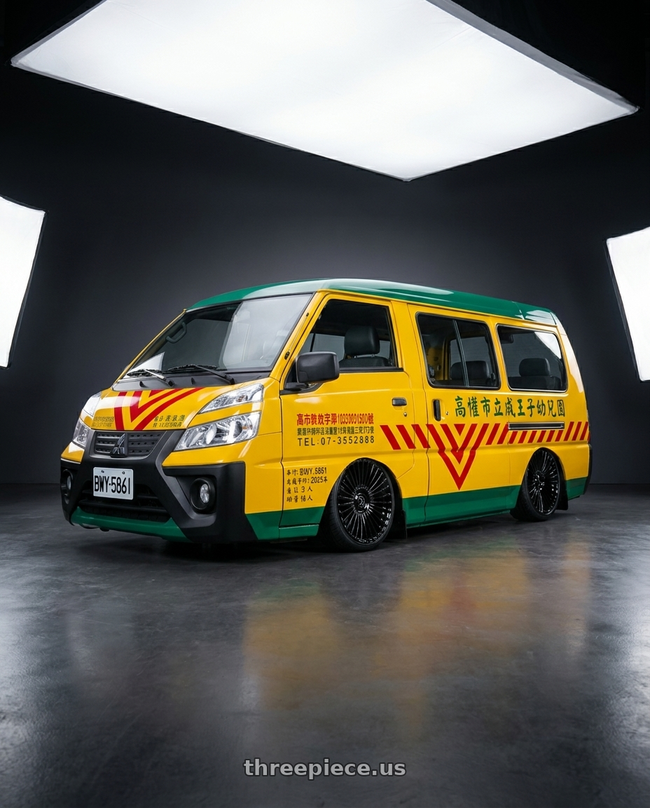 2019 Mitsubishi Delica (台灣幼稚園娃娃車) with DOLCE LUXURY TRENTO 5x115/5x120 22x9 +15 Glossy Black wheels