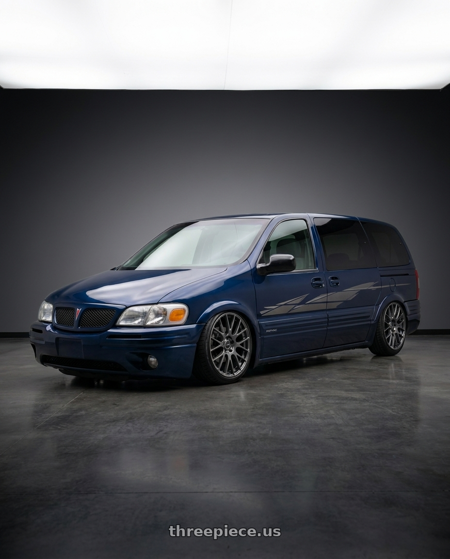 2002 Montana Adesivada with Ssr Gtv04 5x114.3 19×8.5x8.5+45  METALLIC GRAY wheels