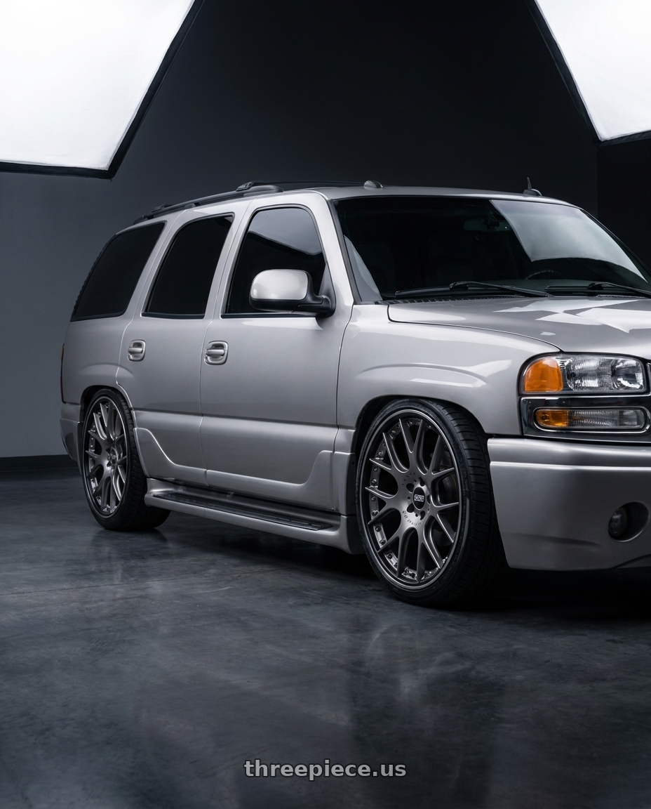 2005 GMC Yukon with BBS CH-RII 5x112 22x10.5 +18 Satin Platinum Center Black Lip SS Rim Protector wheels