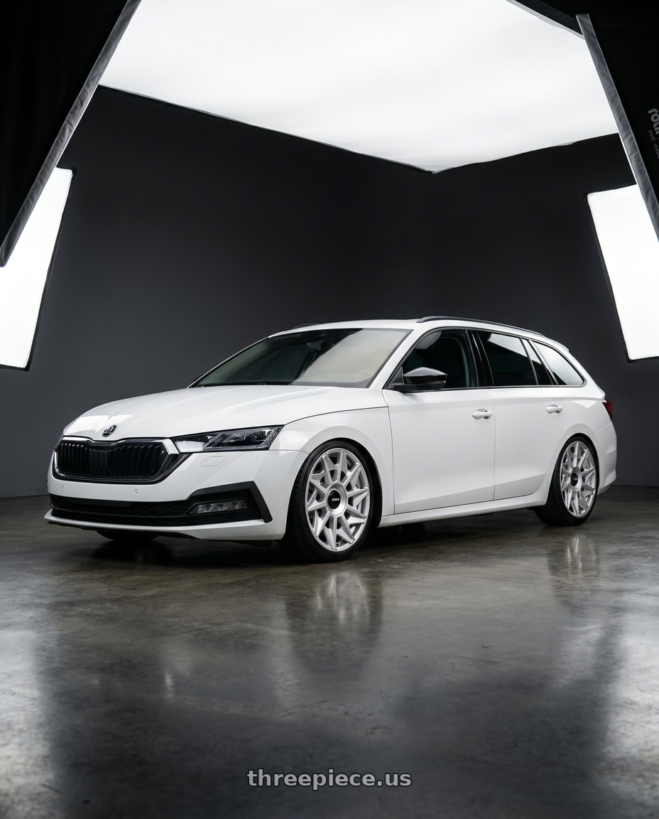 ŠKODA Octavia 2025 with Rotiform 1PC R124 CVT 5X112 19X8.5 +45 GLOSS SILVER wheels