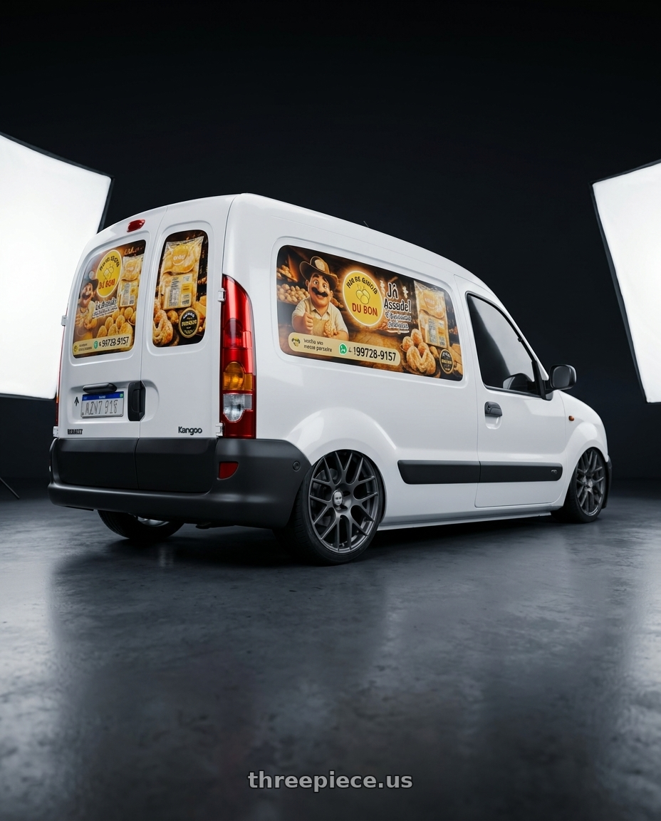 O Renault Kangoo Express 2003 (furgão) sem janelas laterais e sem porta lateral corrediça - parachoques pretos - adesivada with TSW NURBURGRING 5X114.3 17X7.5 +45 MATTE GUNMETAL wheels rear three quarter view square tires