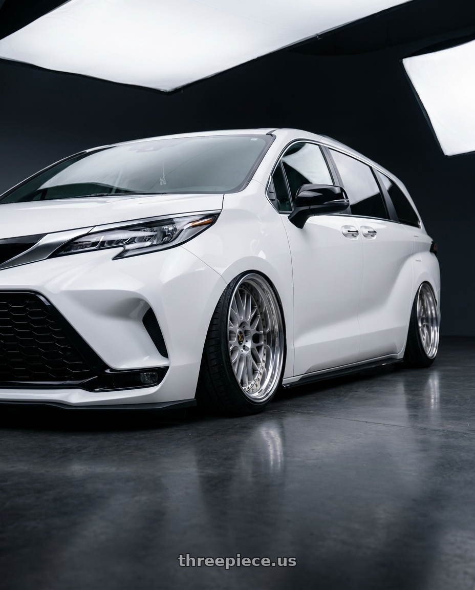 2025 Sienna Xse with Work Vs-Xx 5x100 18x11.5+26 O Disk Light Grey Silver wheels
