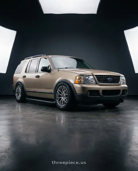 2004 Ford Explorer with TOUREN TR76 3276 5x114.3 18x8 +35 CHROME wheels