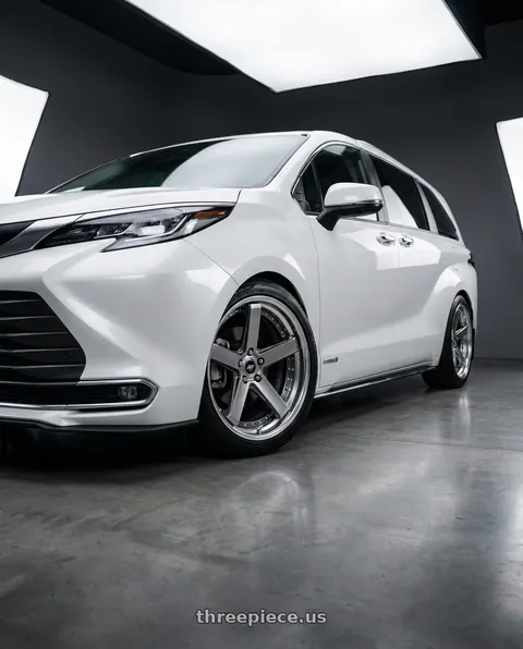 2021 Toyota Sienna Limited with Work Zeast Black Label Bst2 5x114.3 20x8.5+38 A Disk Brilliant Silver Black wheels