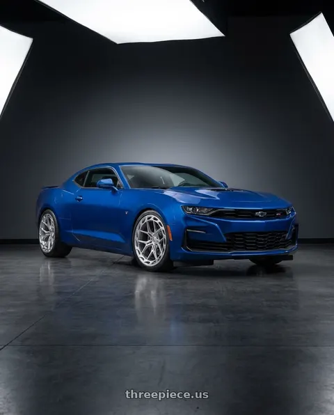 2020 Chevrolet Camaro SS with Rohana RFX19 5x120 20x10 +25 Machine Silver wheels