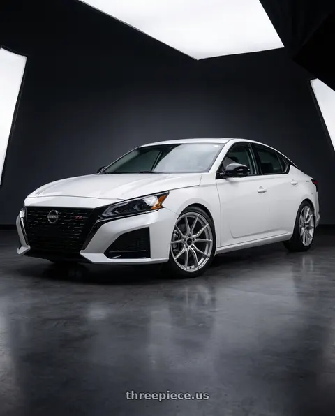 2025 Nissan Altima SR with Advanti Racing 80S Hybris 5x114.3 18x8 +45 Silver with Machined Face wheels