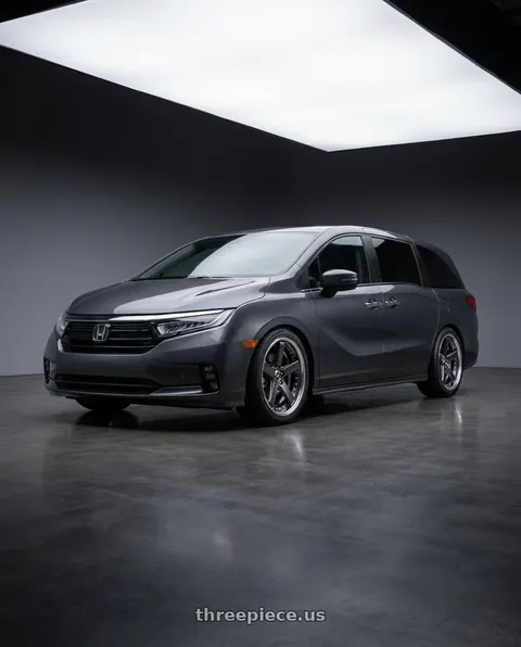 2024 Honda Odyssey with Work Zeast Black Label Bst2 5x120 20x8.5+45 O Disk Brilliant Silver Black wheels
