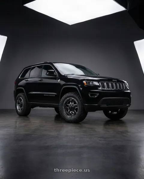 2021 Jeep Grand Cherokee with XD XD827 ROCKSTAR III 5X127/5X135 18X9 +0 MATTE BLACK MACHINED wheels