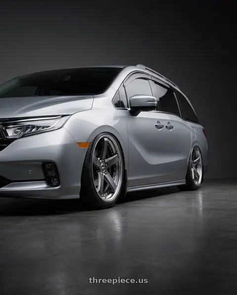 2024 Honda Odyssey Elite with Work Zeast Black Label Bst2 5x120 20x8+38 W Disk Brilliant Silver Black wheels