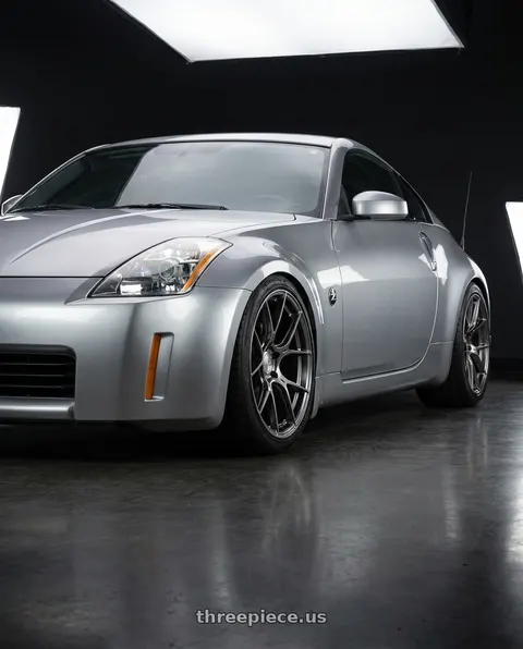 2003 Nissan 350Z with Aodhan AH-11 5x114.3 19x9.5 +35 Hyper Black wheels