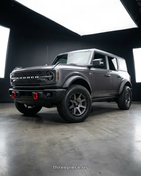 2023 Ford Bronco Badlands with Icon Alloys REBOUND 6x139.7 17X8.5+25 TITANIUM wheels