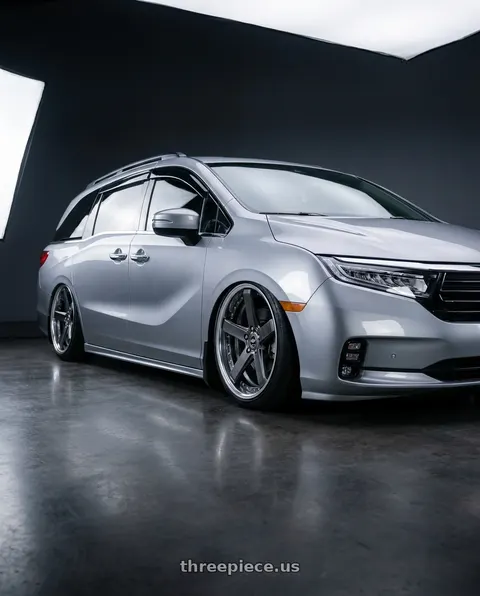 2024 Honda Odyssey Elite with Work Zeast Black Label Bst2 5x120 20x8.5+45 O Disk Brilliant Silver Black wheels