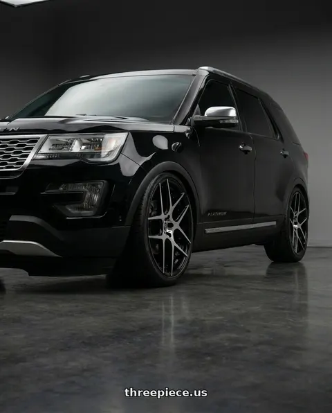 2019 Ford Explorer Platinum with CAPRI LUXURY C0136 5x114.3 22x9+35 POLISH/BLACK wheels