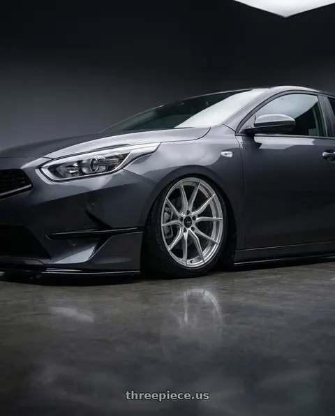 2024 Kia ceed with Advanti Racing 80S Hybris 5x114.3 19x8.5 +35 Silver with Machined Face wheels