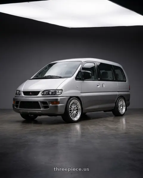 2006 mitsubishi Delica L400 with BBS LM 5x114.3 18x8.5+38 Diamond Silver wheels