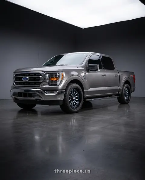 2022 Ford F-150 with XD XD865 PHOENIX 6X135 20X9 +18 METALLIC BLUE MILLED WITH BLACK LIP wheels