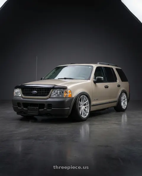 2004 Ford Explorer with TOUREN TR60 3260 5x108/5x114.3 18x8 +40 GLOSS HYPER SILVER wheels