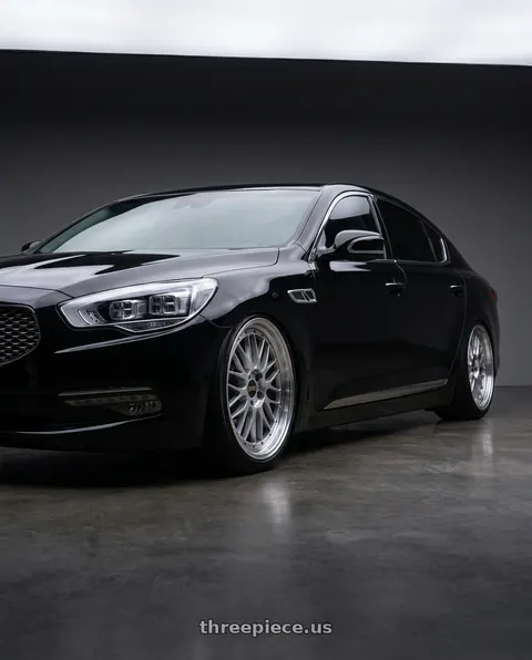 2017 Kia K900 with BBS LM 5x114.3 18x8.0+35 Diamond Silver wheels