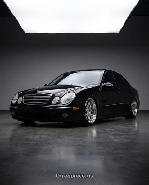 2005 Mercedes-Benz E500 with F1R F21 5x112/5x114.3 18x8.5 +30 Hyper Black/Polish Lip v2 wheels