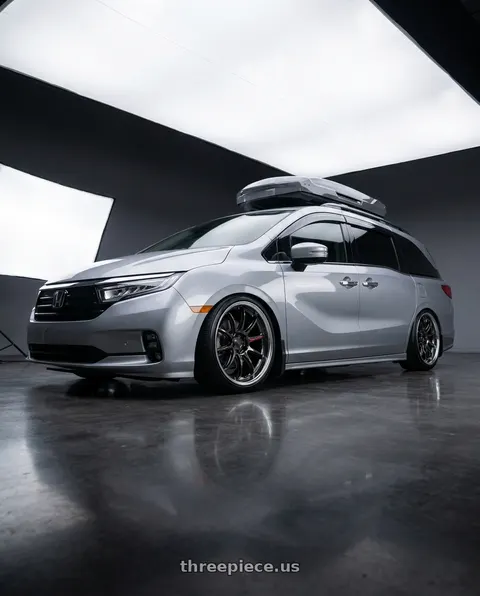 2024 Honda Odyssey Elite with Work Zr10 2P 5x120 20x8.5 +45 Glim Black wheels