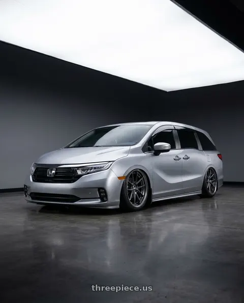 2024 Honda Odyssey with Ssr Reiner Type 10S 5x120 20X8.5 45 Normal Disk Prism Dark Gunmetal wheels