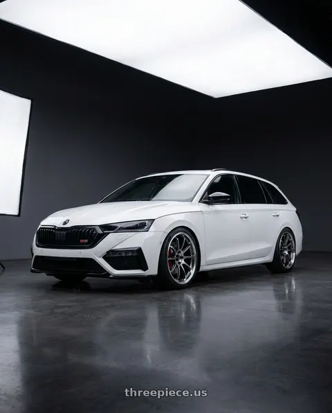 2023 Octavia combi RS with Advan Racing RZ-DF2 5x112 19x8.5 +45 DIAMOND CUT & HYPER PLATINUM BLACK wheels