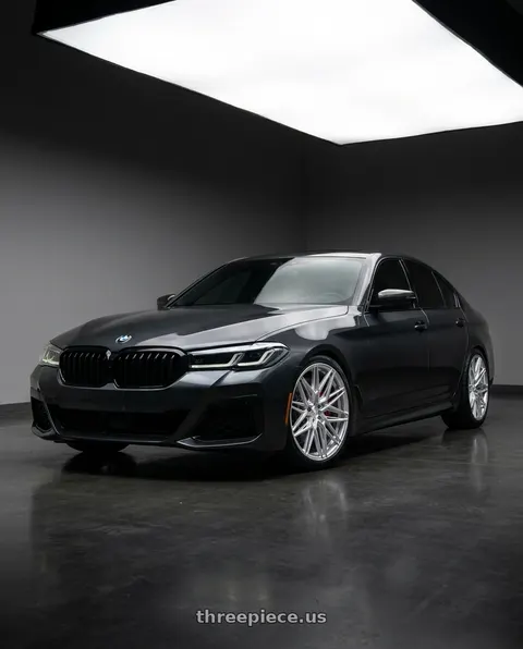 2022 BMW 540i xDrive with Vossen HF-7 5x112 20x9 +32 Flat - Silver Polished wheels