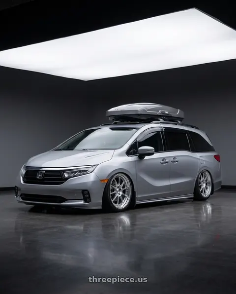 2024 Honda Odyssey with SSR Professor SP5 5x120 20X7+29 MD Disk High Bright Silver wheels