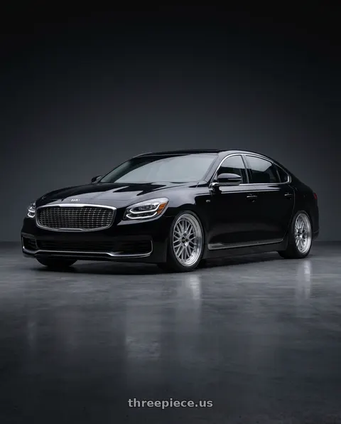 2020 Kia K900 with BBS LM 5x114.3 17x7.5+38 Diamond Silver wheels