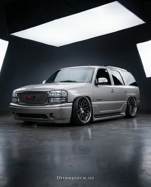 2005 GMC Yukon with Leon Hardiritt Geist 21x12.0+30 Super Low Disk wheels