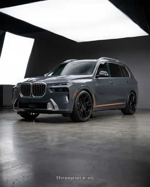2026 BMW X7 with Fittipaldi FS371B 5x112 22x9 +35 Gloss Black wheels