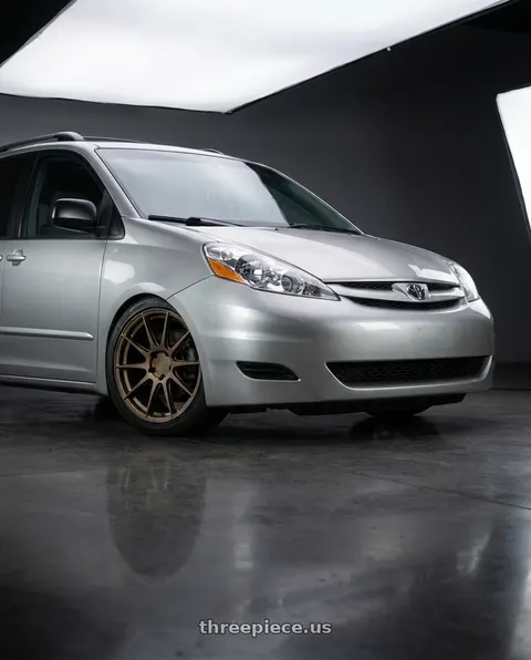 2007 Toyota Sienna with Aodhan AH09 5x114.3 18x8.5 +35 Matte Bronze wheels