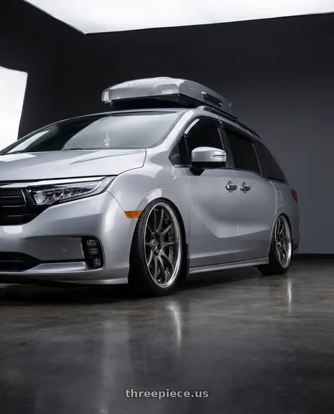 2024 Honda Odyssey with Work Emotion Cr 3P 5x120 20x8.5+44 L Disk Matte Gunmetal wheels