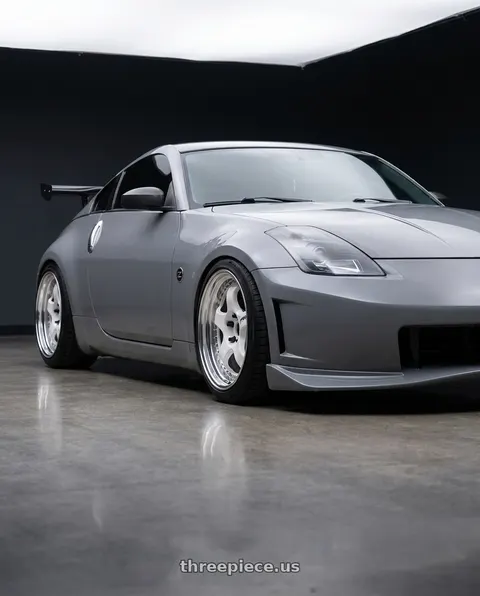 2003 Nissan 350Z Enthusiast with Work Meister S1 3P 5x114.3 18x9.5+35 L Disk White wheels