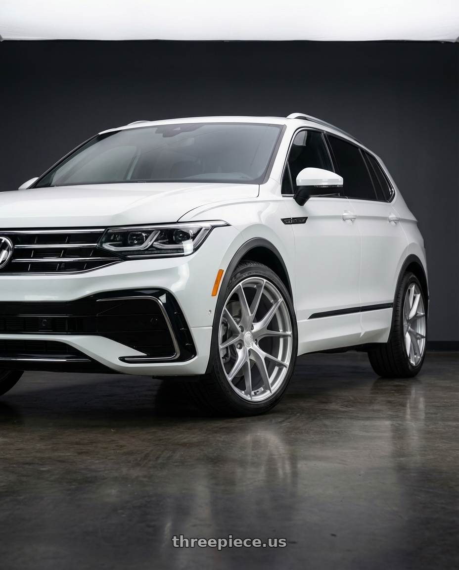 2023 vw Tiguan SEL r line with Aodhan AFF7 5x112 20x9+30 Gloss Silver Machined Face wheels
