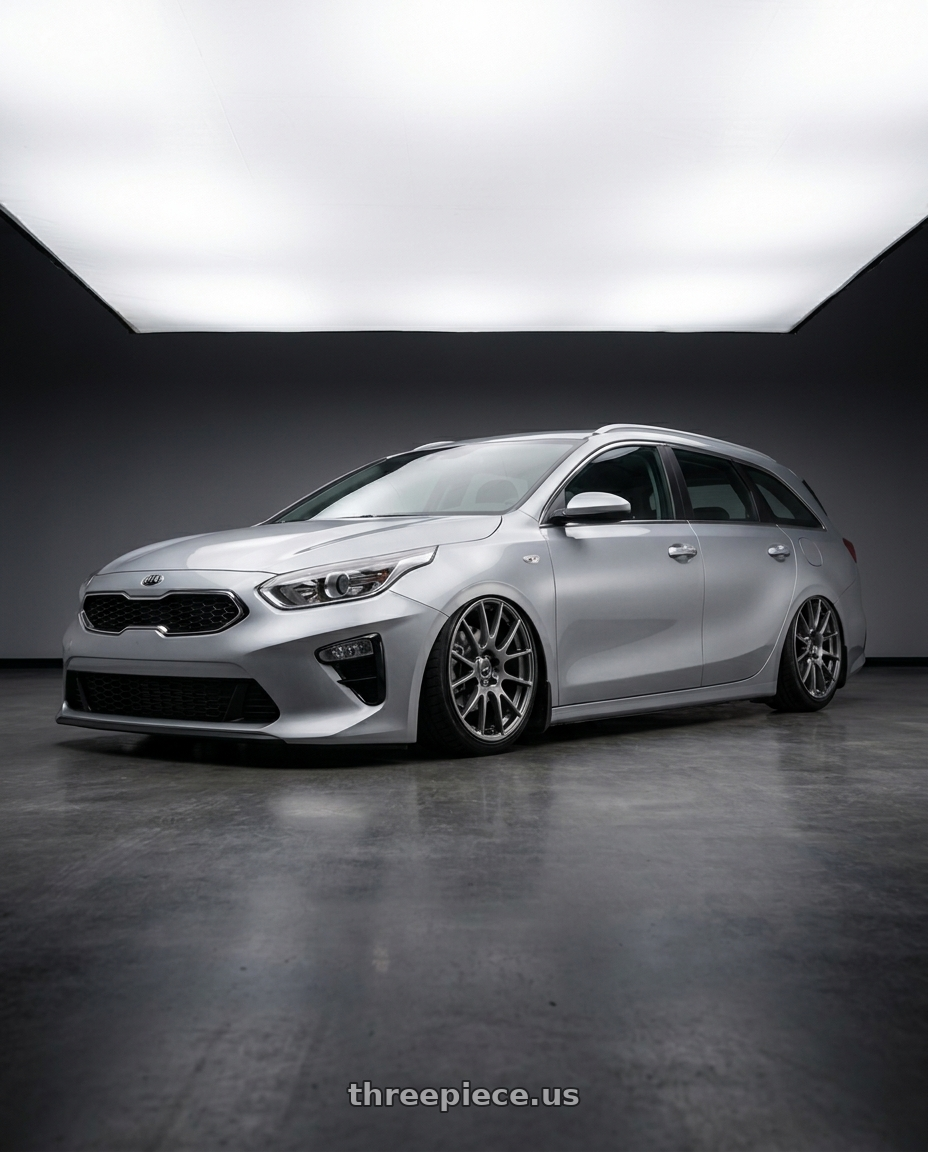 2019 Kia ceed sportswagon with Ssr Gtv04 5x114.3 18×8.5x8.5+45  METALLIC GRAY wheels