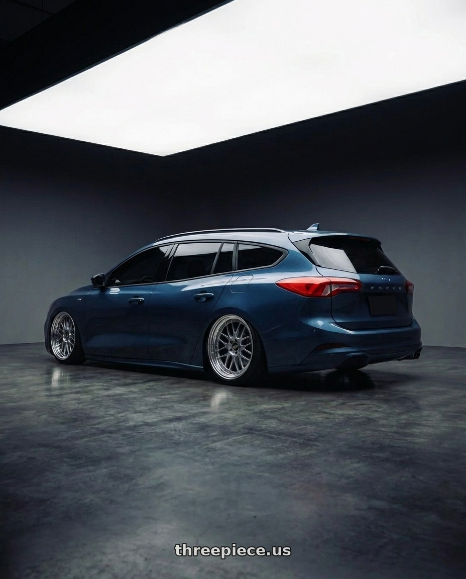 2023 focus wagon mk4.5 星燄藍 with BBS LM 5x114.3 18x8.0+40 Diamond Silver wheels rear three quarter view slight stretch tires